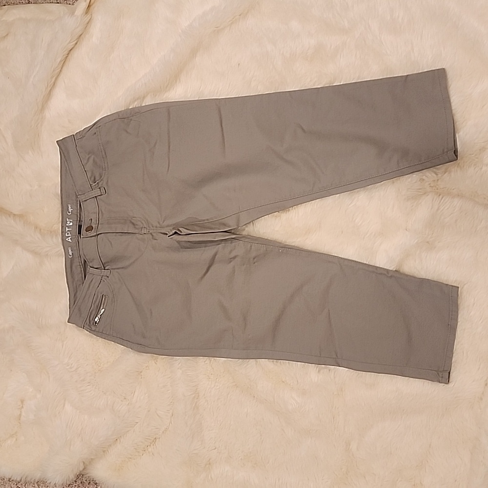 Apt 9 Grey Stretch Capris